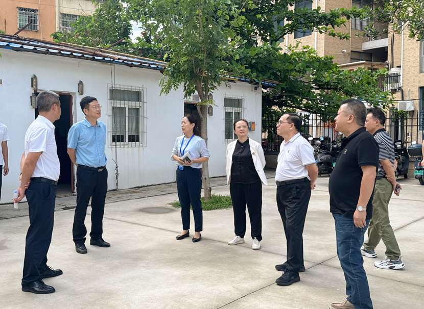 省人大常委会一行莅临 欧乐影院
调研