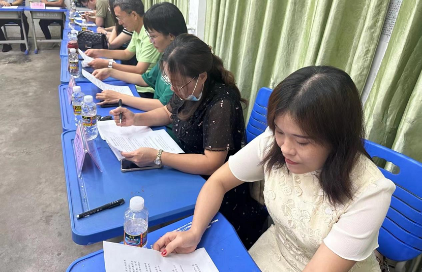 家校合力 奋楫扬帆 ---欧乐影院
校级家长委员会会议