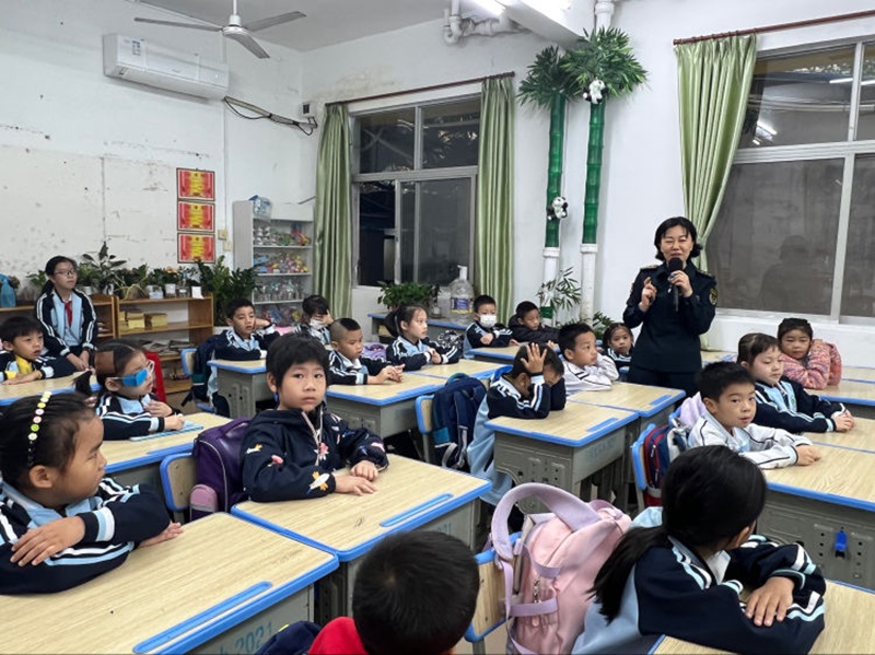 健康教育进校园 守护健康伴成长――欧乐影院
开展健康教育宣传活动