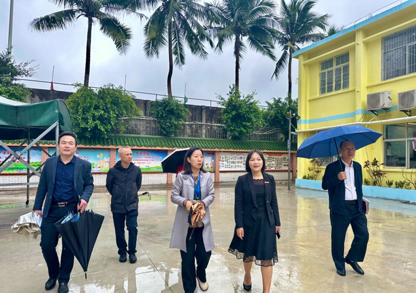 校领导到欧乐影院
调研新学期开学工作