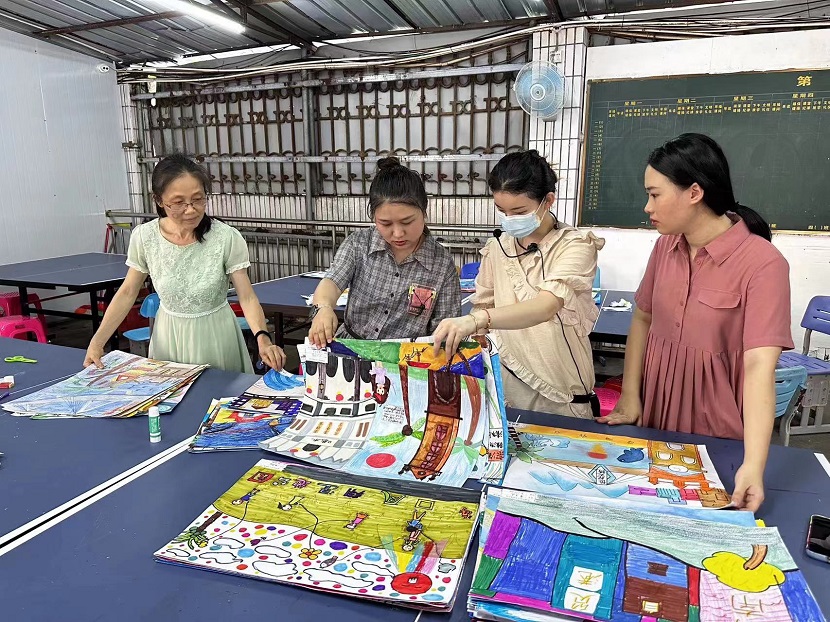 欧乐影院
开展庆“六·一”现场绘画、书法比赛