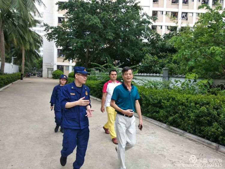 消防队领导到欧乐影院
检查消防工作