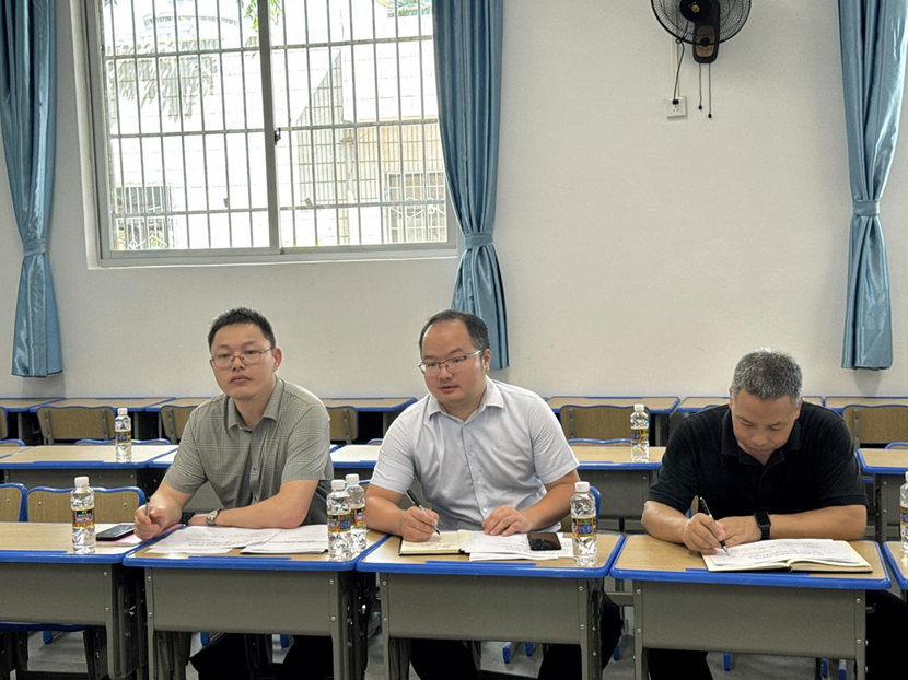 海南省教育厅许曙一行 到欧乐影院
调研指导工作
